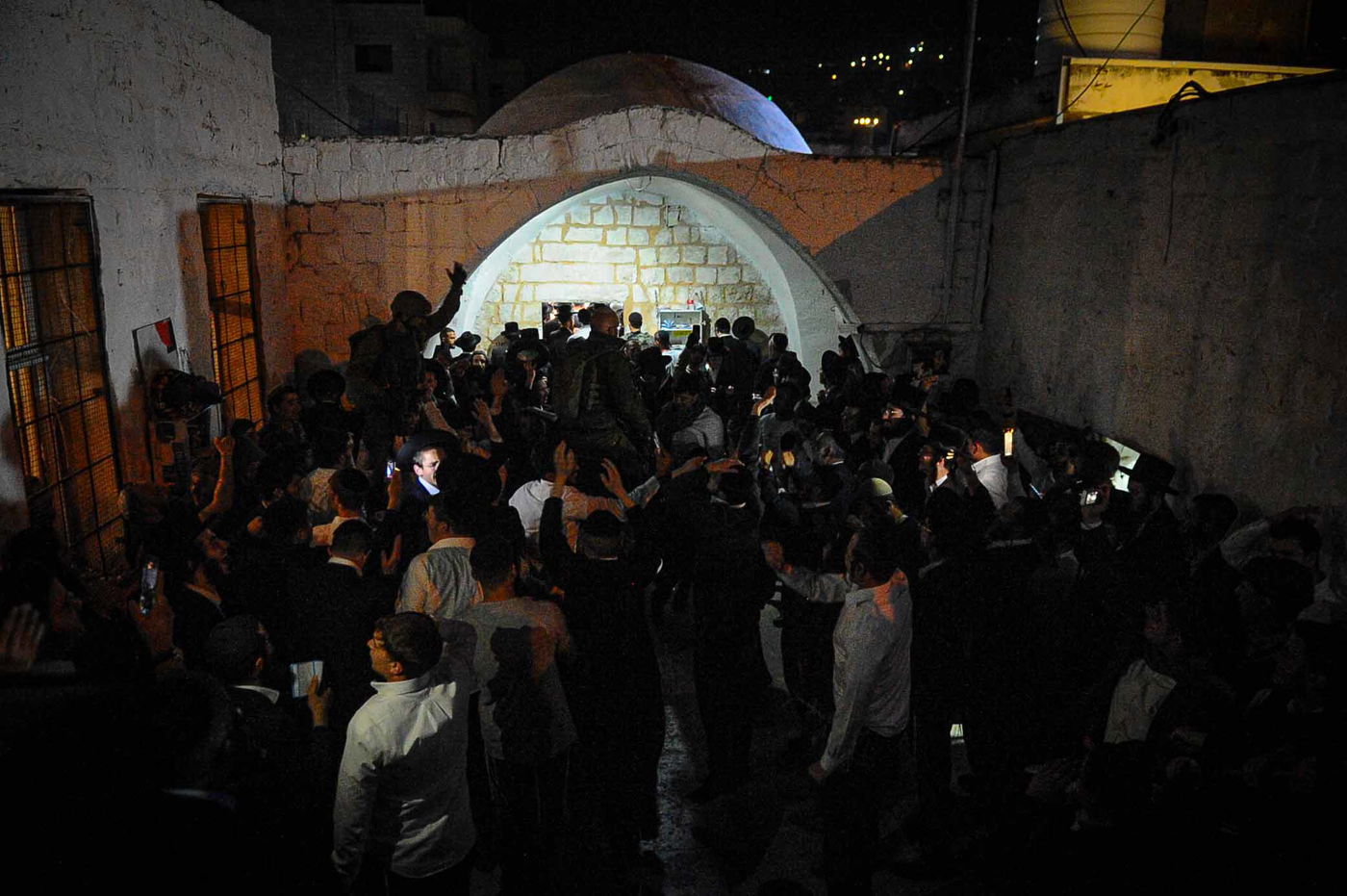 ספירת 'יסוד שביסוד' בקבר יוסף הצדיק בשכם