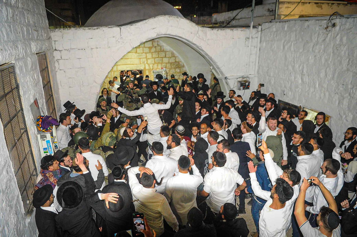 ספירת 'יסוד שביסוד' בקבר יוסף הצדיק בשכם