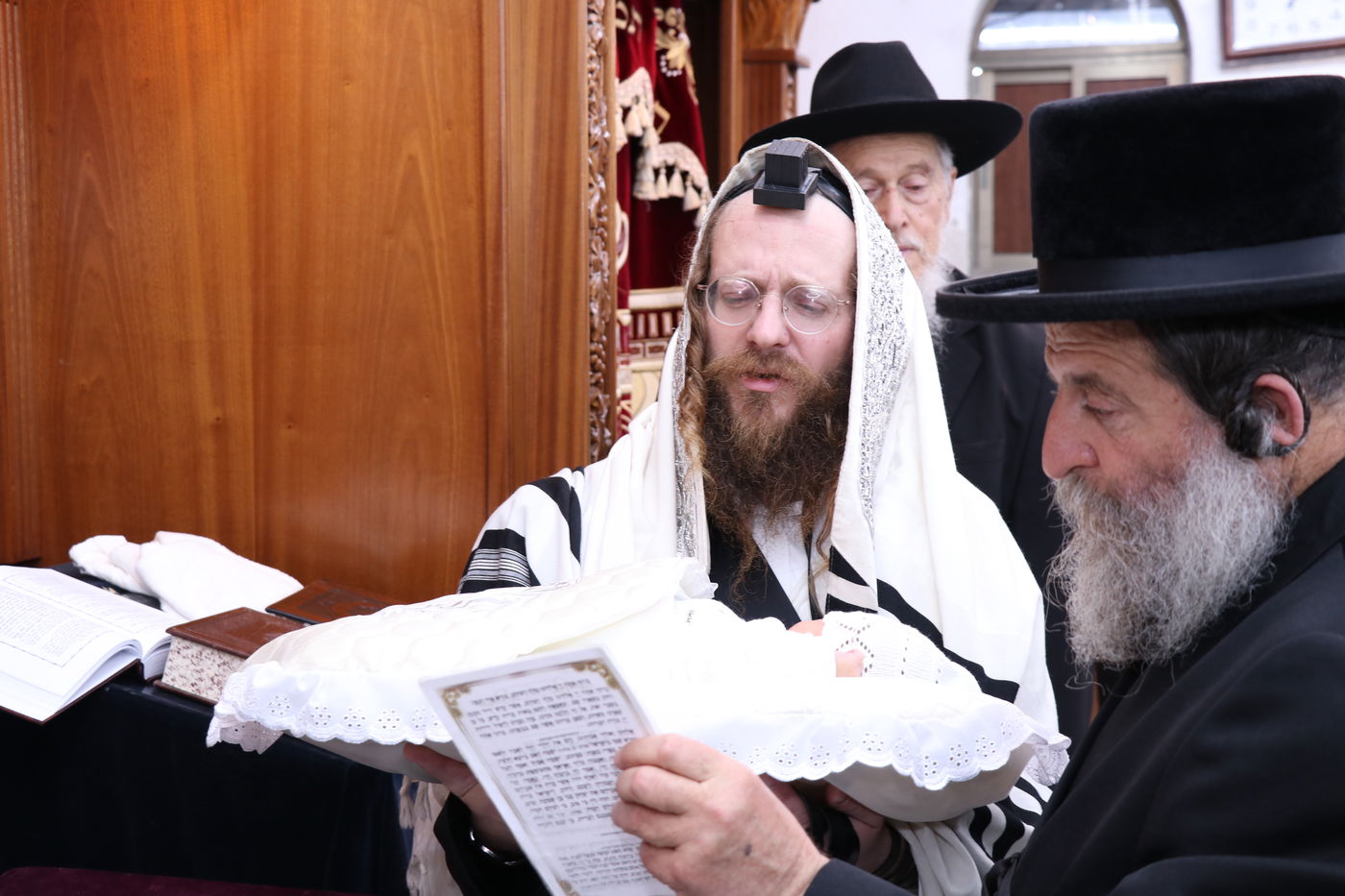 שמחת הברית לנכד האדמו"ר מקוזמיר