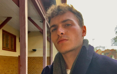 סולן להקת הקינדרלך חוזר בסינגל בכורה: "הלאה"