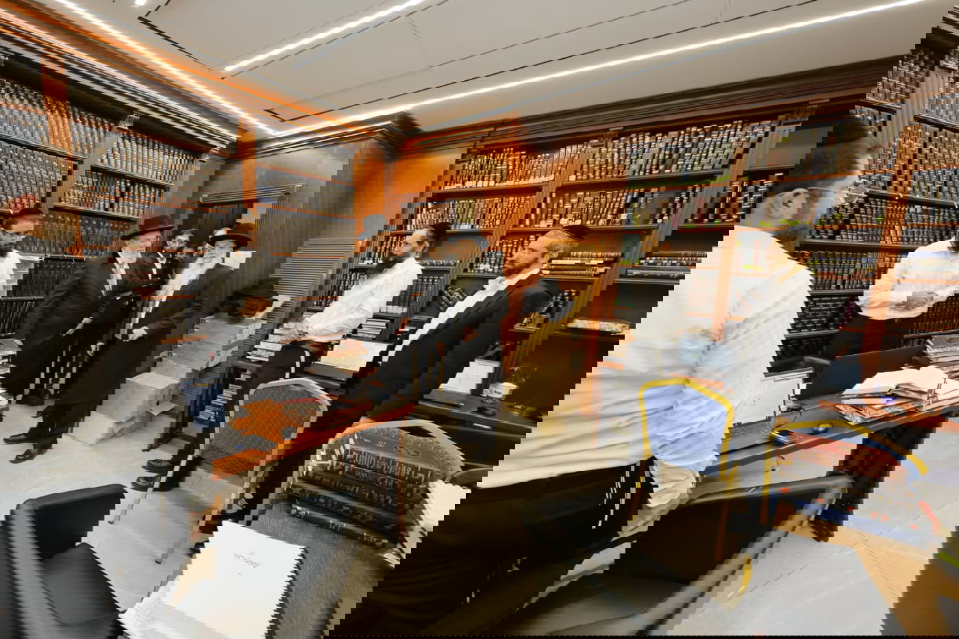 הגר"ק בר בביקור במוסדותיו של הגר"י כהן