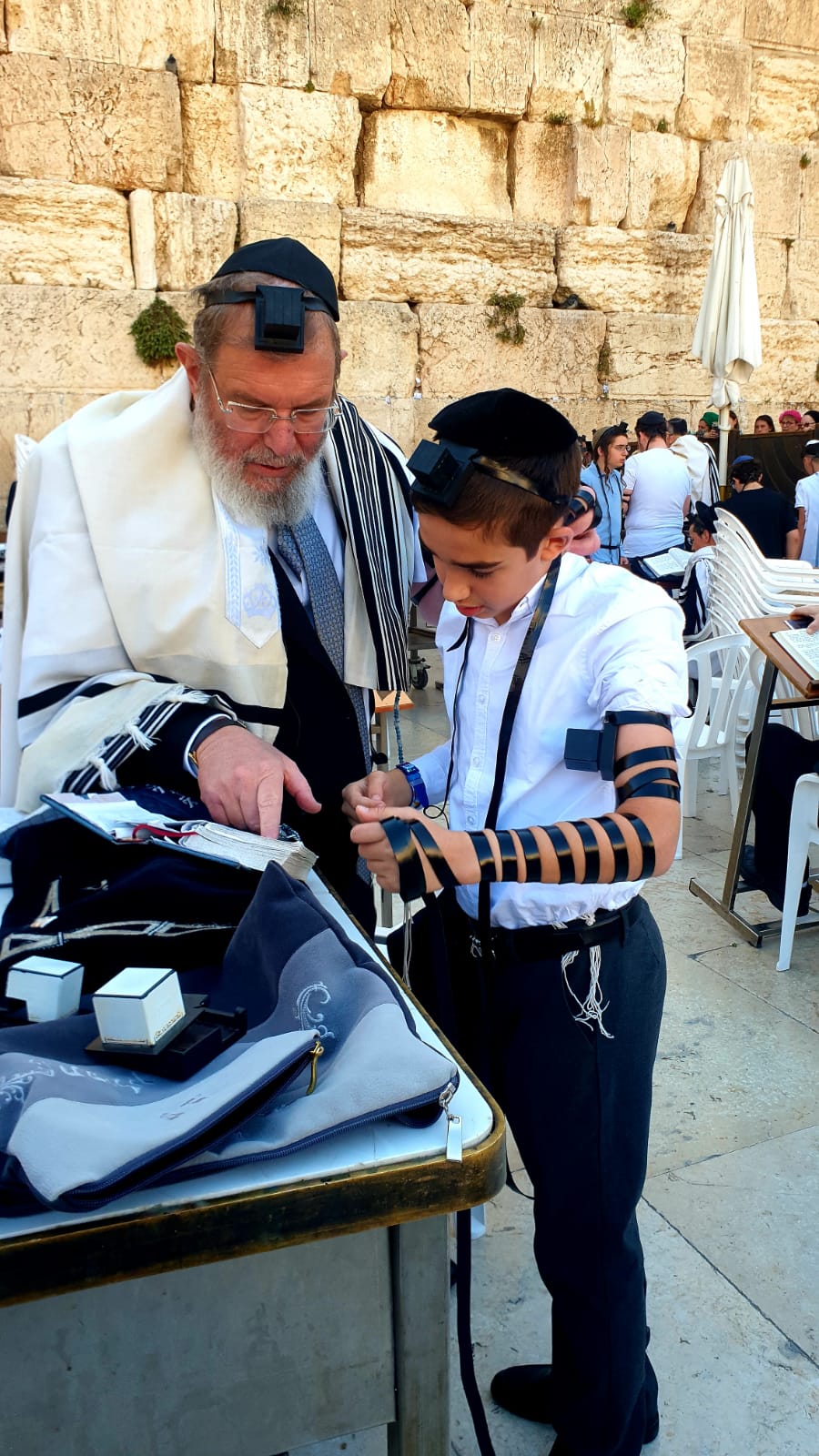 הגאון רבי קלמן בר בכותל המערבי