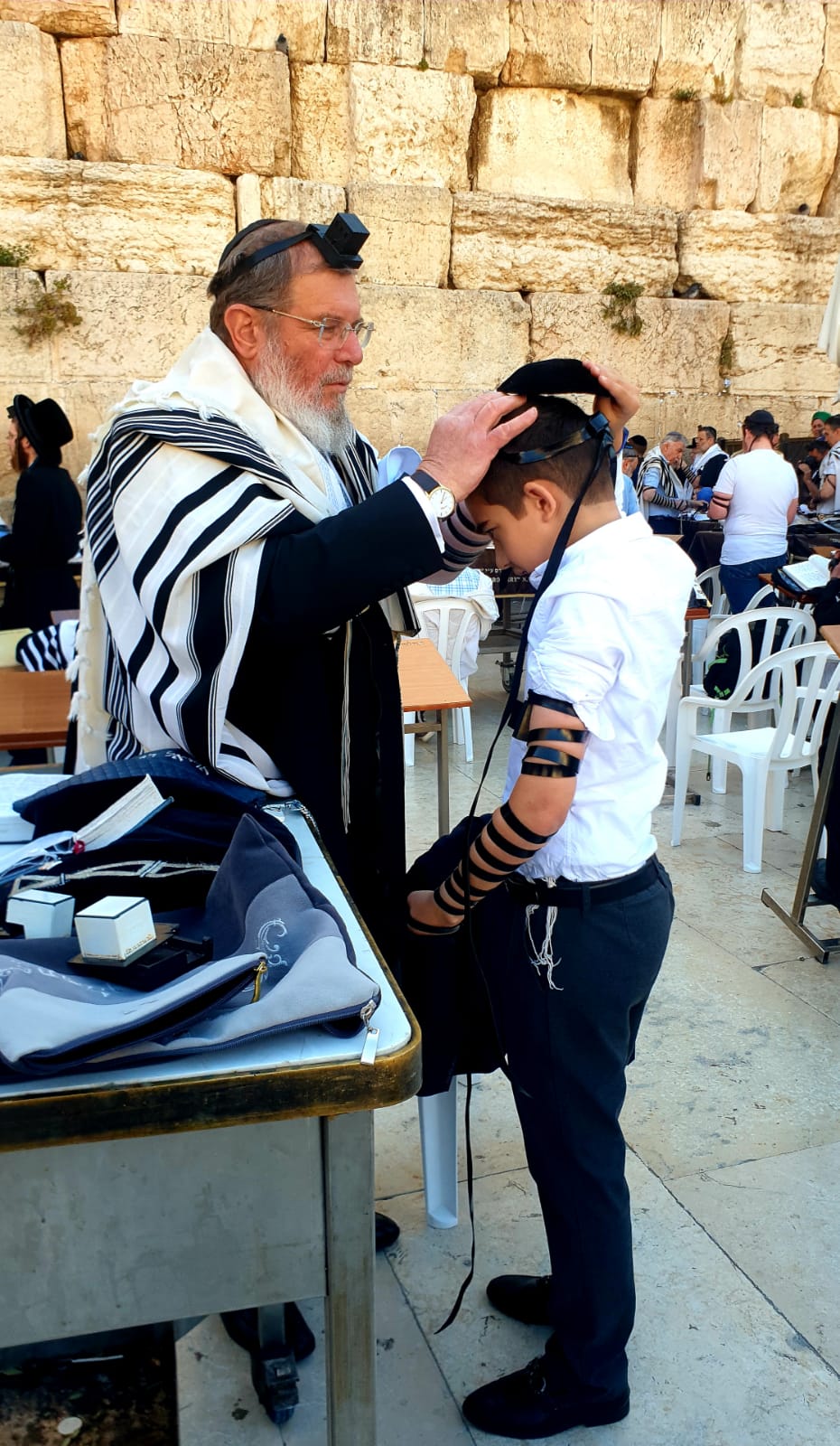 הגאון רבי קלמן בר בכותל המערבי