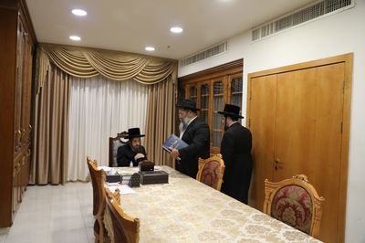 הרב משה הורוביץ אצל האדמו"ר מסאדיגורה