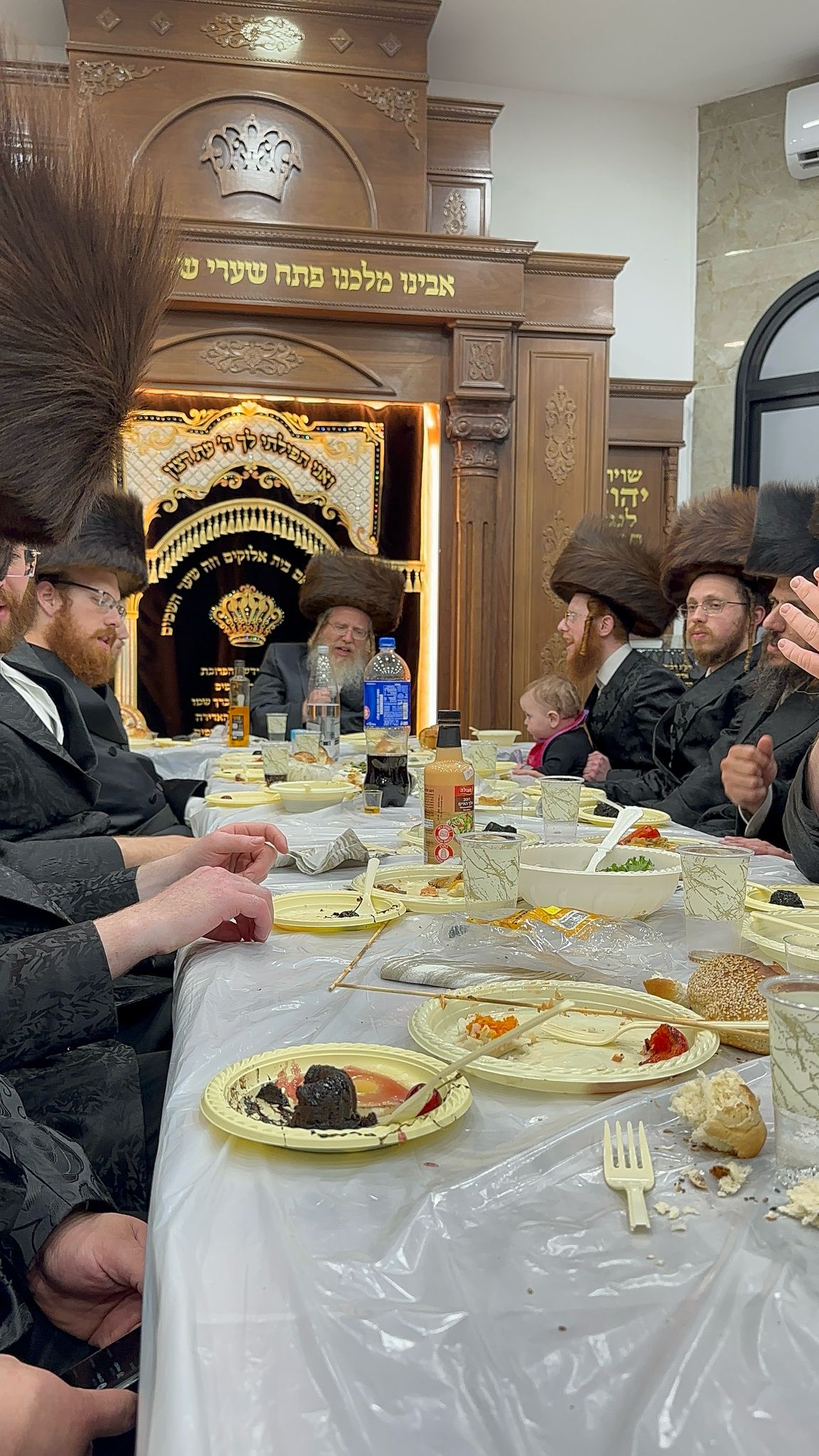 הרה"צ חיים מרדכי רוזנבוים במלווה מלכה בביתר