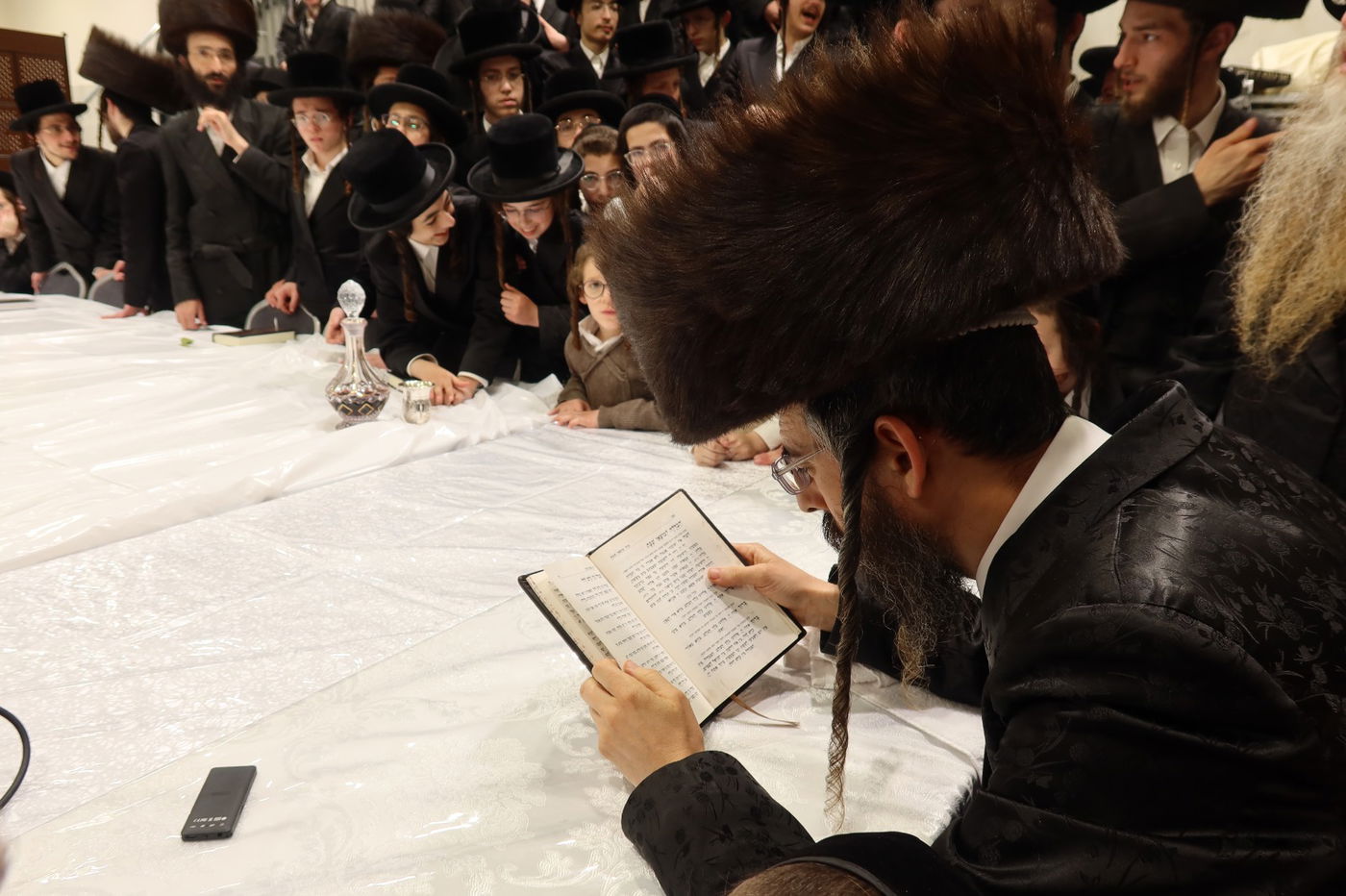 מוצאי שבת הילולא בזוועהיל