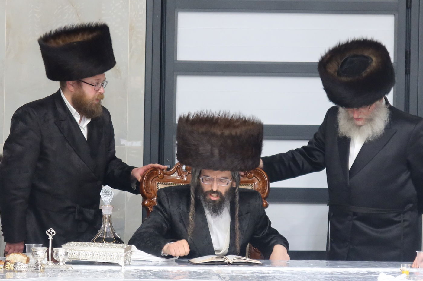 מוצאי שבת הילולא בזוועהיל