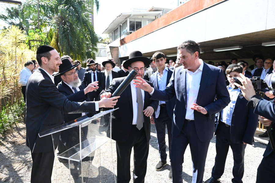 הנחת אבן הפינה