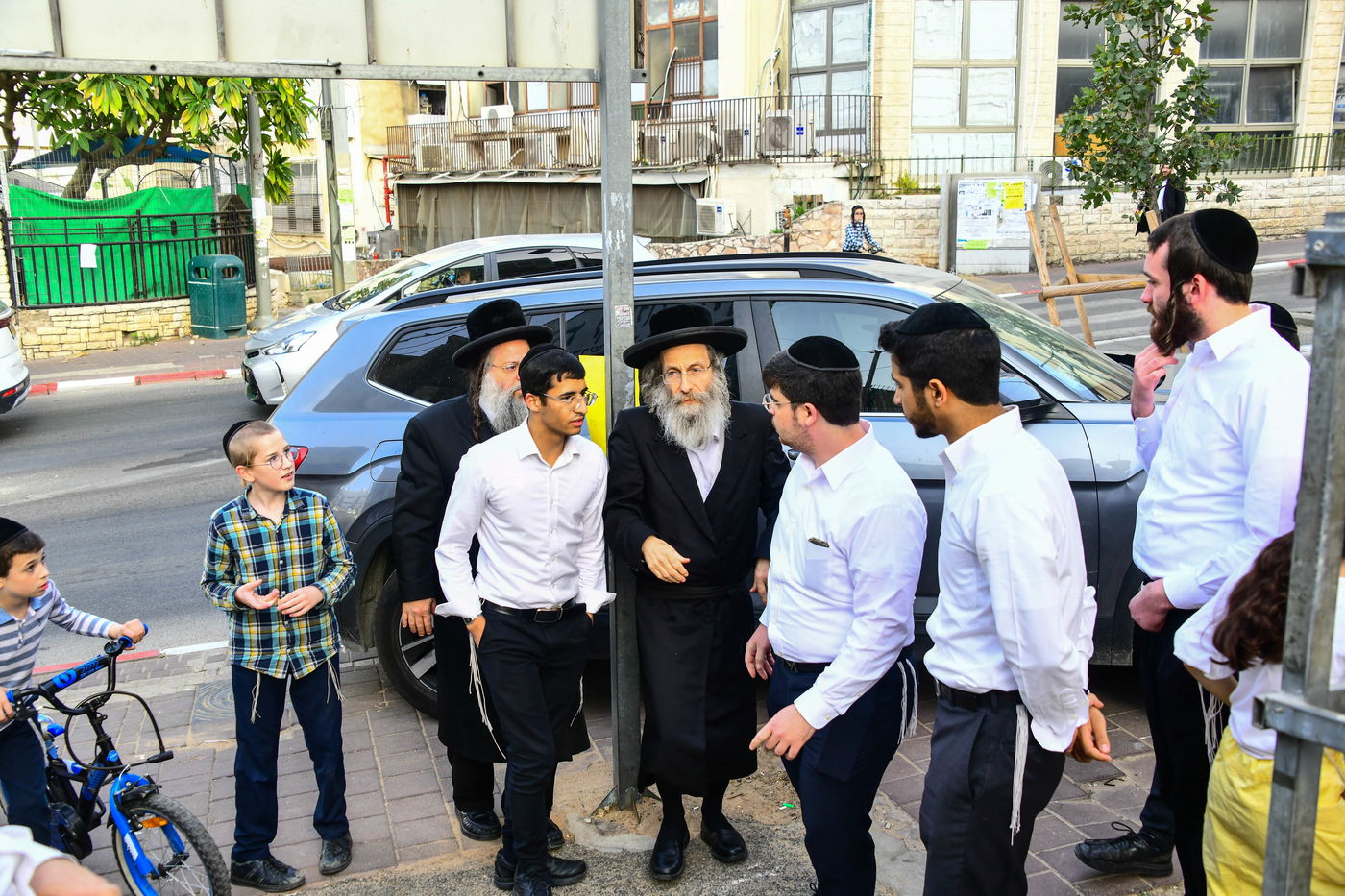 הגה"צ רבי אלימלך בידרמן בשיחת חיזוק ב'קריית מלך'