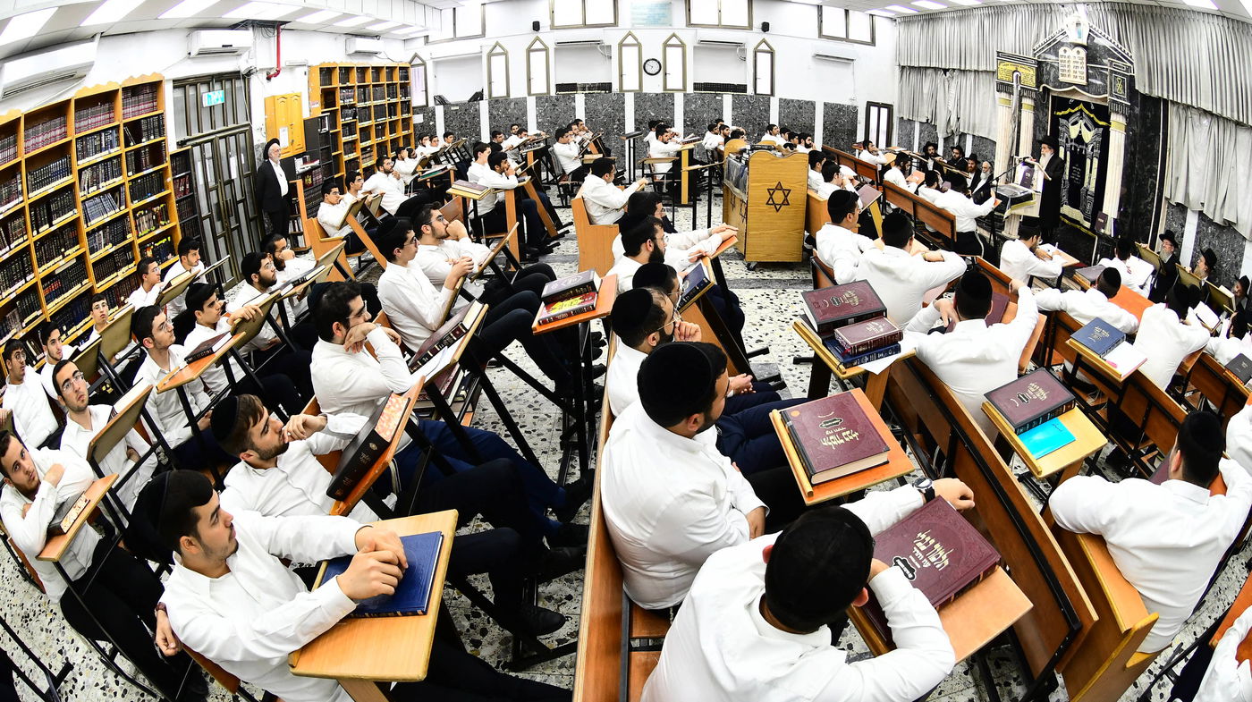 הגאון רבי שרגא שטיינמן בשיחת חיזוק בישיבת 'נחלת דן'