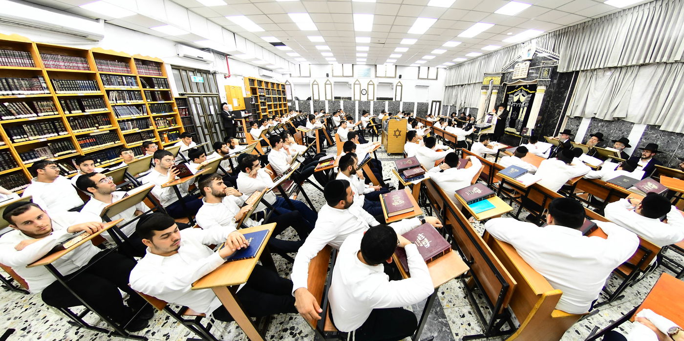 הגאון רבי שרגא שטיינמן בשיחת חיזוק בישיבת 'נחלת דן'