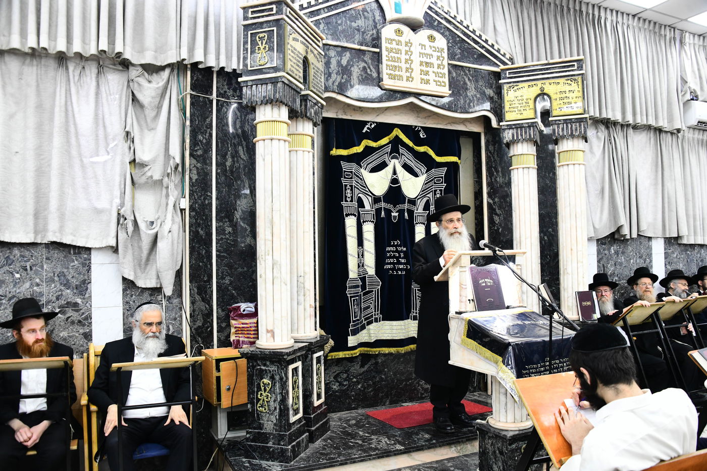 הגאון רבי שרגא שטיינמן בשיחת חיזוק בישיבת 'נחלת דן'