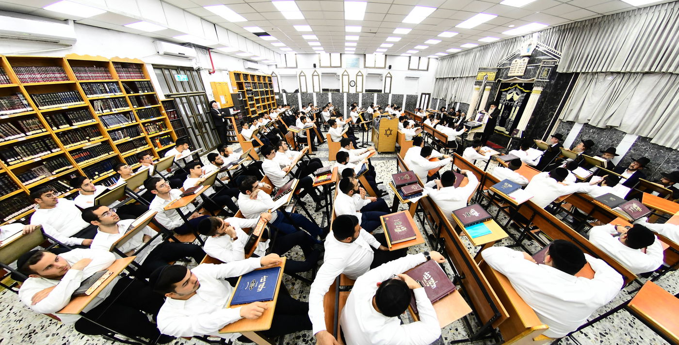 הגאון רבי שרגא שטיינמן בשיחת חיזוק בישיבת 'נחלת דן'