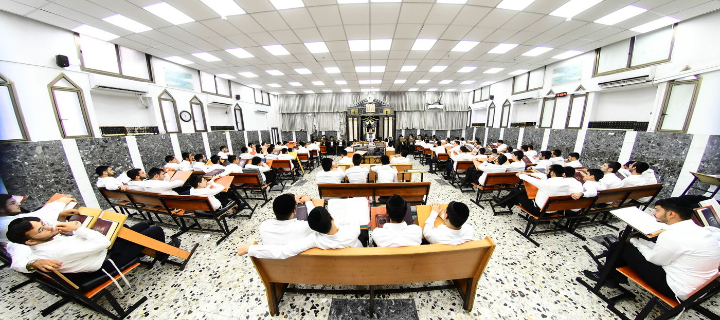 הגאון רבי שרגא שטיינמן בשיחת חיזוק בישיבת 'נחלת דן'