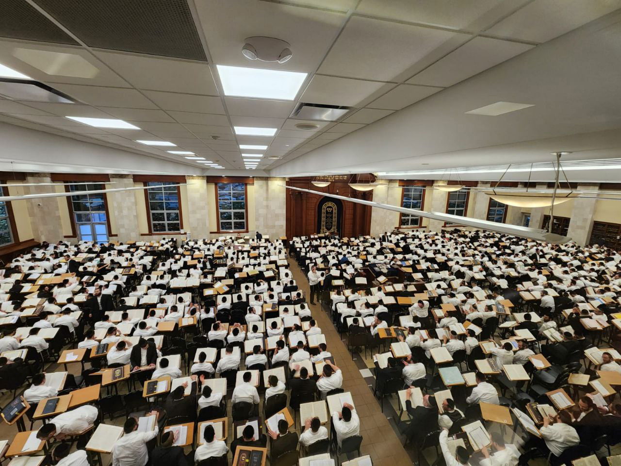 תורה ללא הפסקה בהיכלה של לייקווד