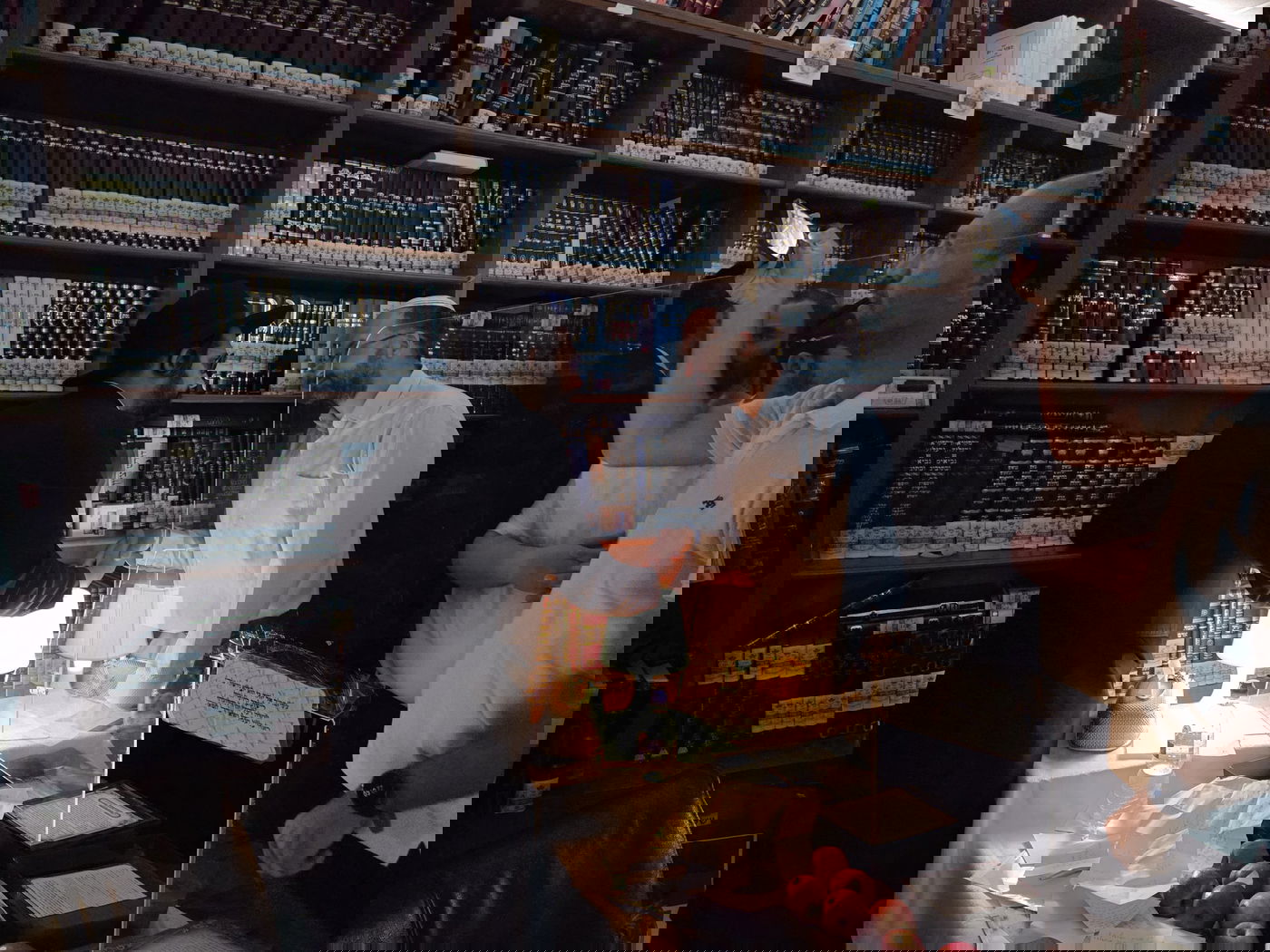 חננאל גז בביקור אצל הגאון הינוקא