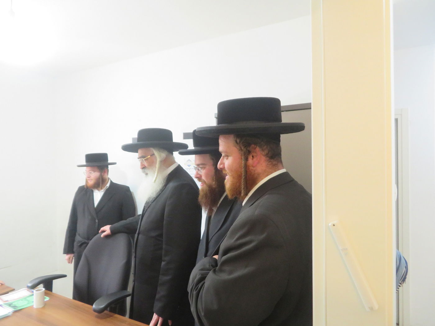 האדמו"ר מדושינסקיא בביקור בתלמוד תורה דושינסקיא בהר יונה