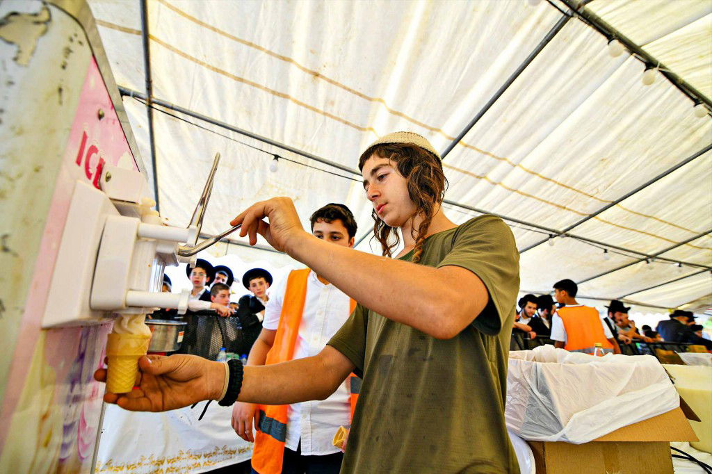 מראות ההילולא בקבר שמואל הנביא