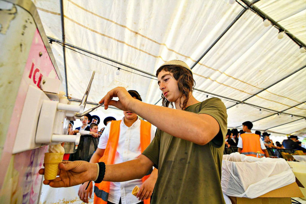 מראות ההילולא בקבר שמואל הנביא