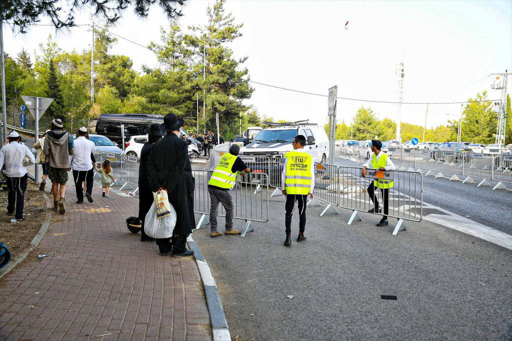 מראות ההילולא בקבר שמואל הנביא