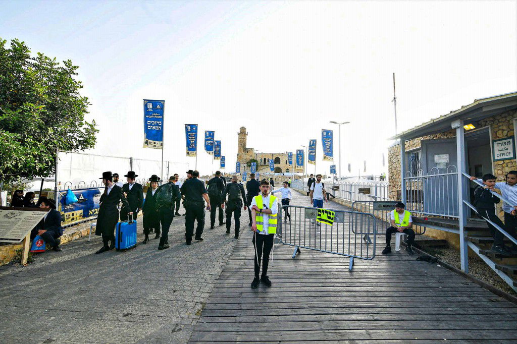 מראות ההילולא בקבר שמואל הנביא