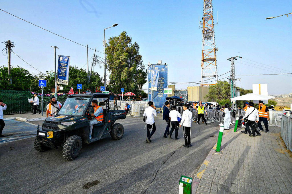 מראות ההילולא בקבר שמואל הנביא