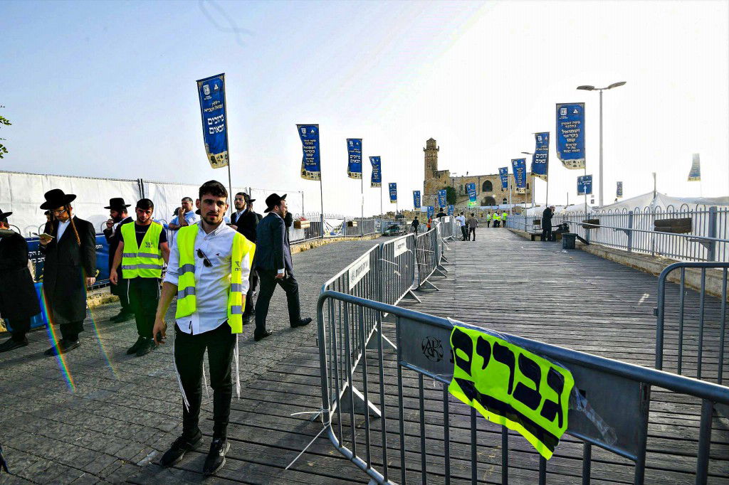 מראות ההילולא בקבר שמואל הנביא