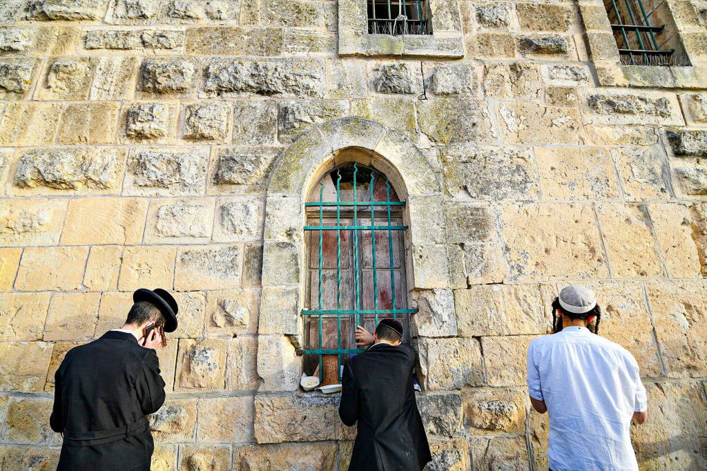 מראות ההילולא בקבר שמואל הנביא