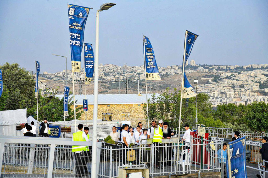 מראות ההילולא בקבר שמואל הנביא