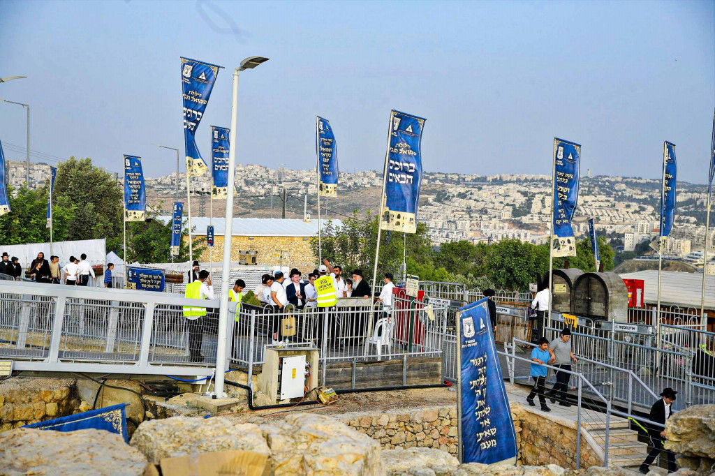 מראות ההילולא בקבר שמואל הנביא