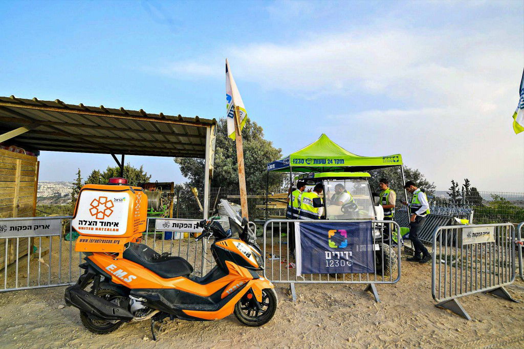 מראות ההילולא בקבר שמואל הנביא