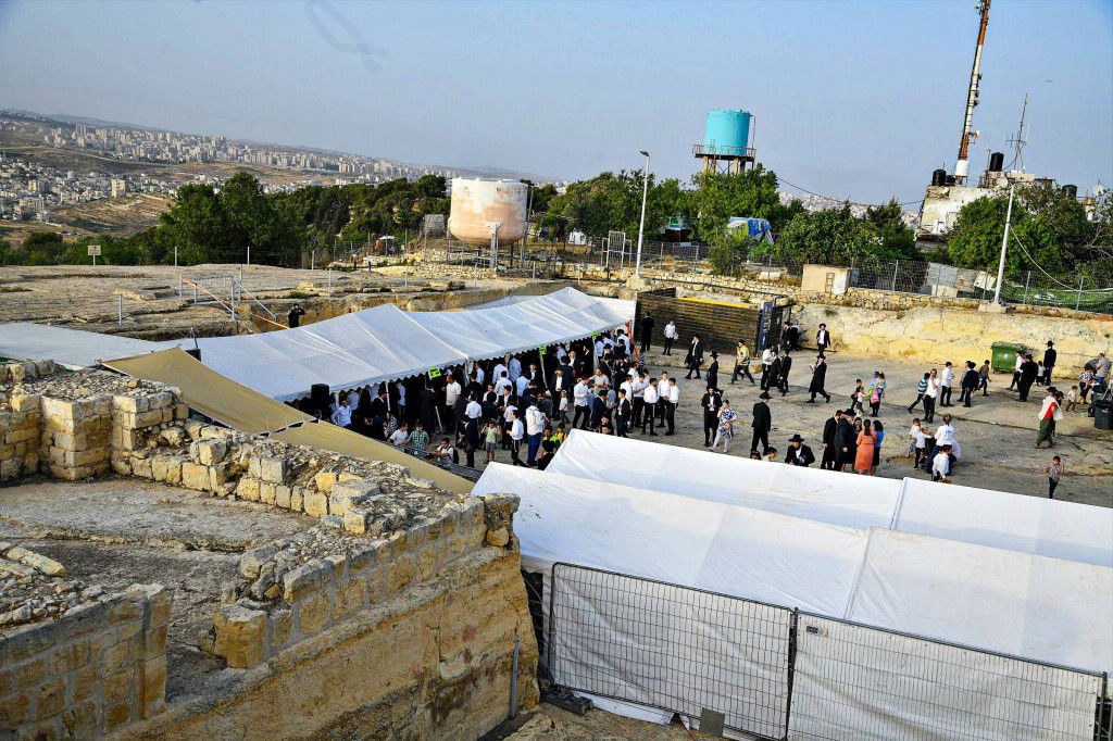 מראות ההילולא בקבר שמואל הנביא