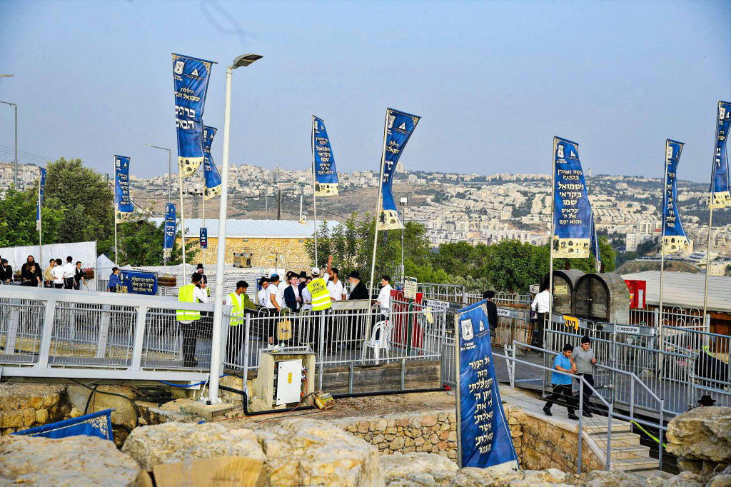 מראות ההילולא בקבר שמואל הנביא