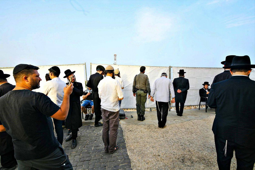 מראות ההילולא בקבר שמואל הנביא