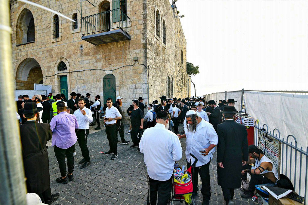 מראות ההילולא בקבר שמואל הנביא