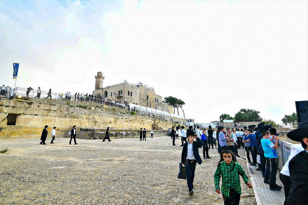 מראות ההילולא בקבר שמואל הנביא