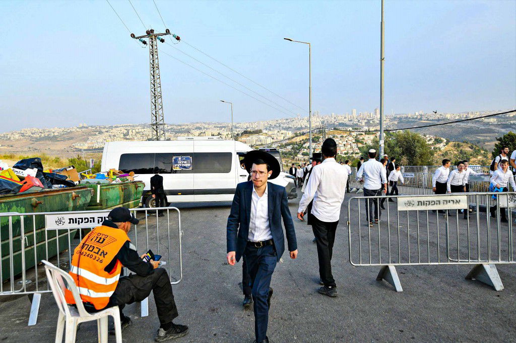 מראות ההילולא בקבר שמואל הנביא