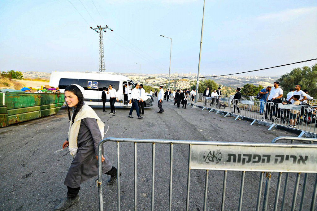 מראות ההילולא בקבר שמואל הנביא