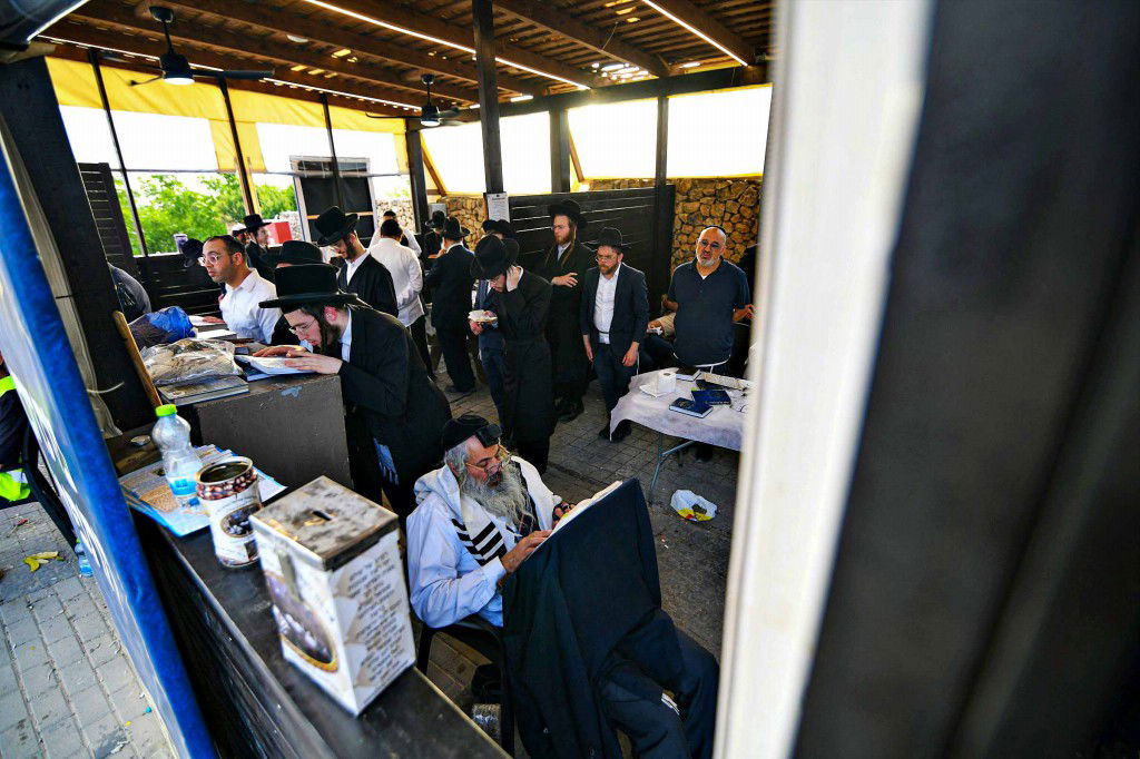 מראות ההילולא בקבר שמואל הנביא