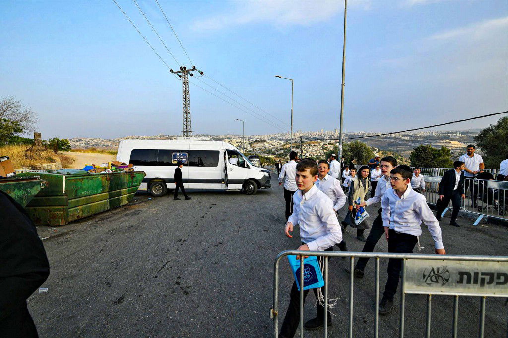 מראות ההילולא בקבר שמואל הנביא