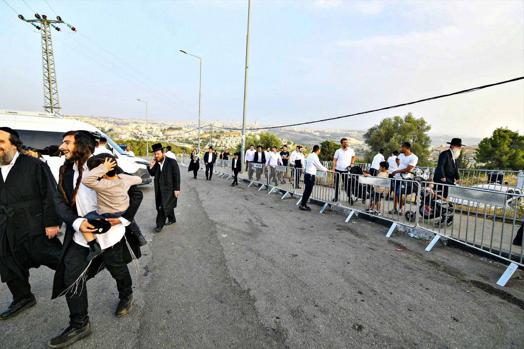 מראות ההילולא בקבר שמואל הנביא