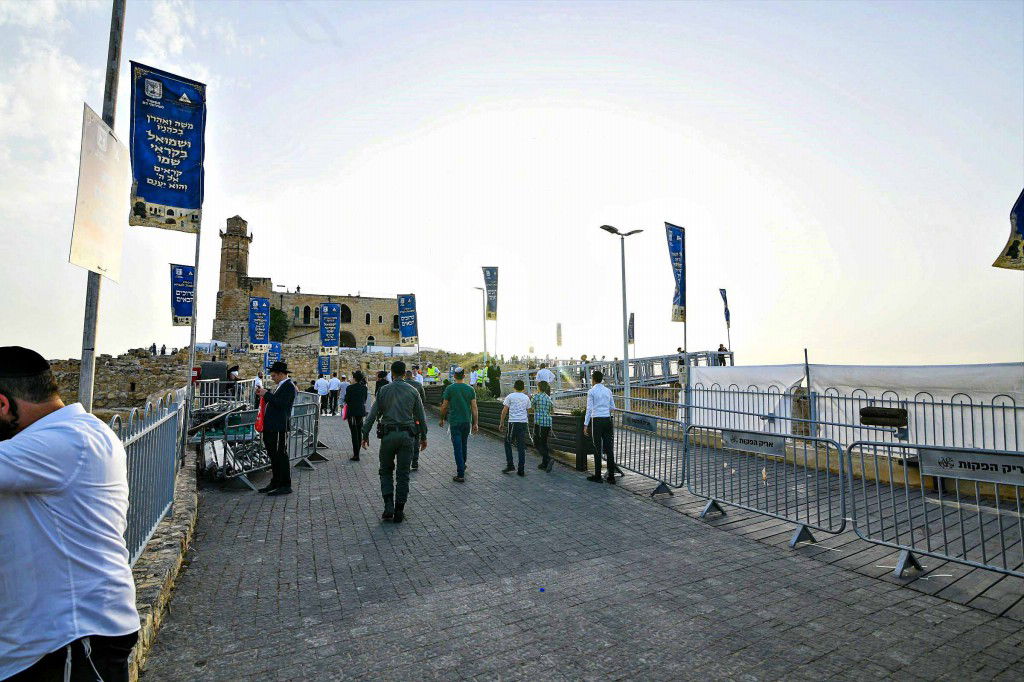 מראות ההילולא בקבר שמואל הנביא