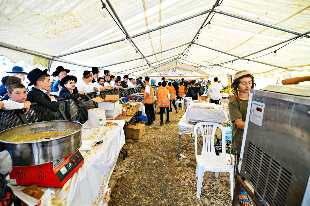 מראות ההילולא בקבר שמואל הנביא