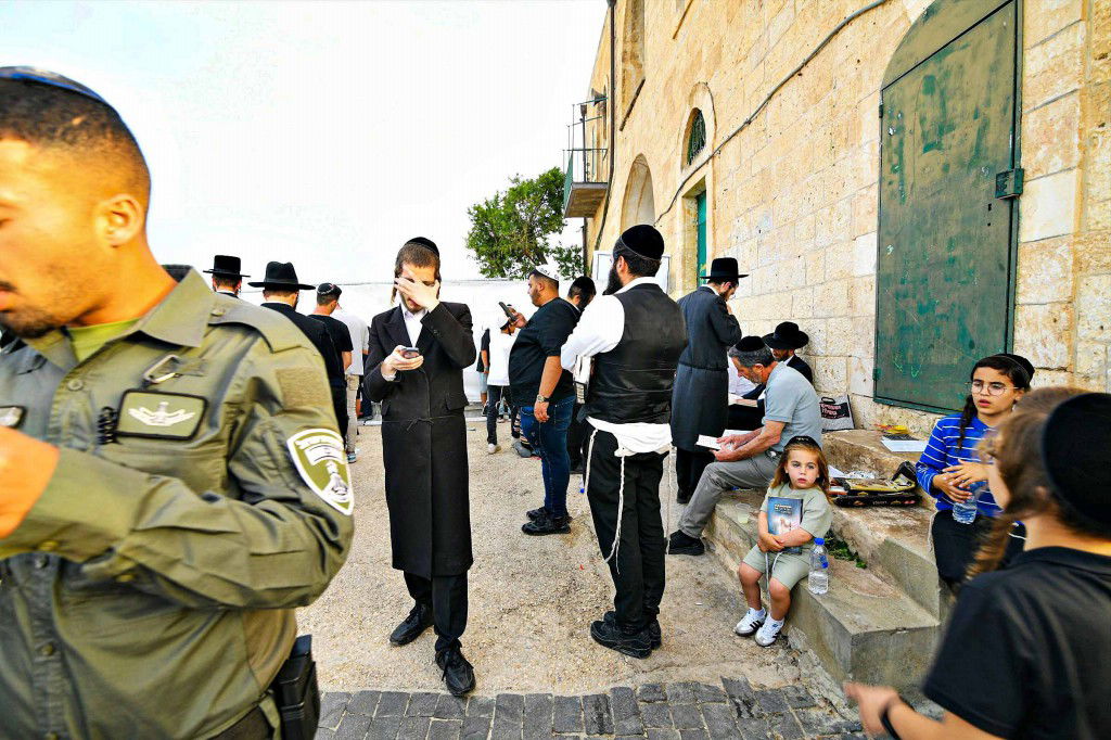 מראות ההילולא בקבר שמואל הנביא