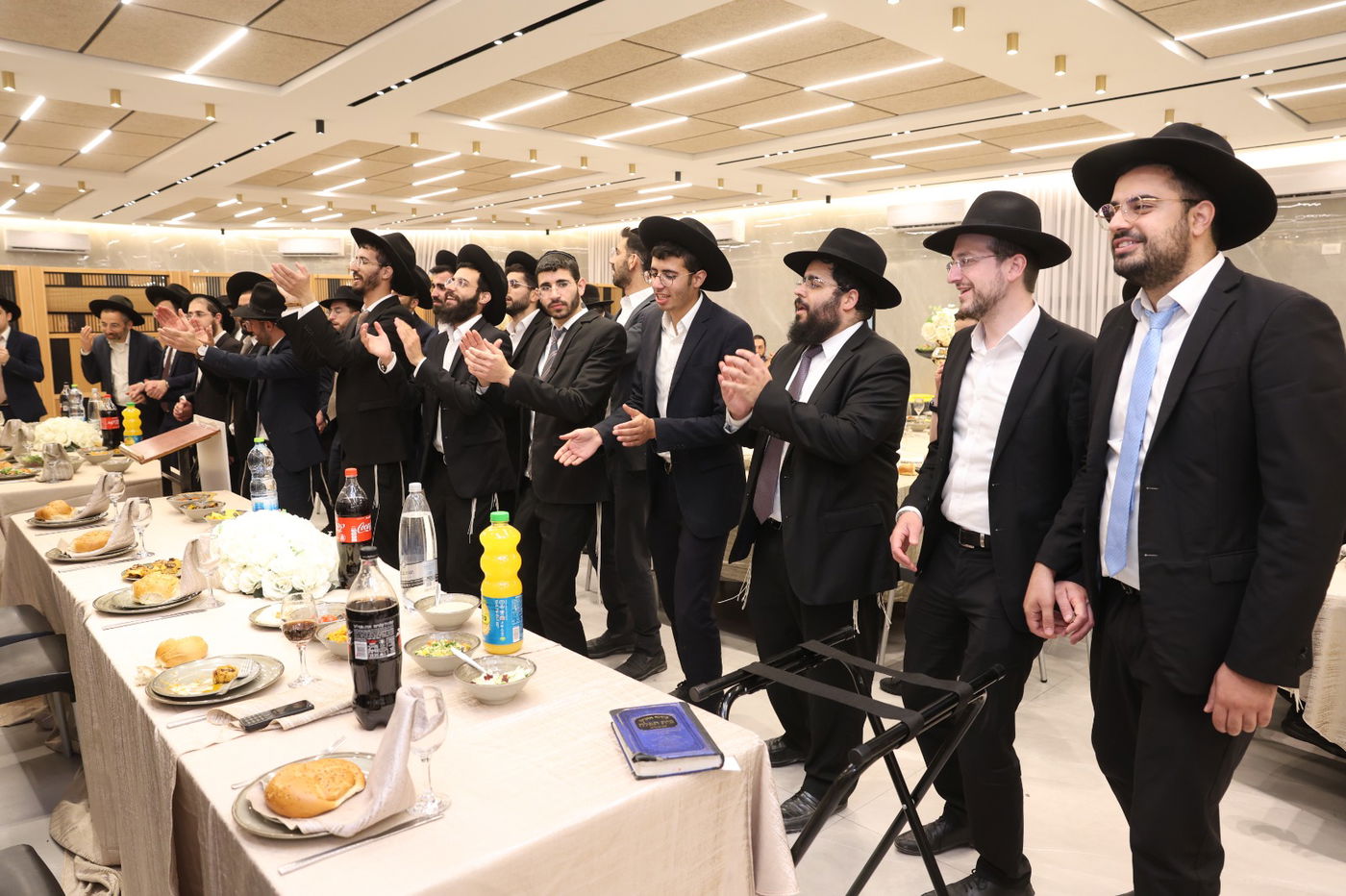 הכנסת ספר תורה בקהילת אוהל תורה בבית שמש