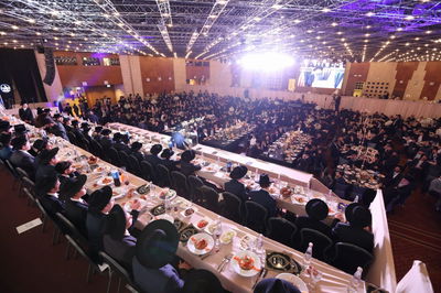 הפקה מרהיבה ומושקעת לכבודם של היתומים  - המעמד הקודם