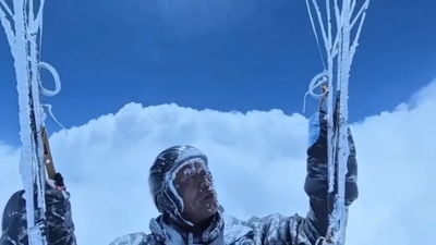 גולש רחיפה נשאב לענן קפוא בגובה מטוס נוסעים – ושרד בנס