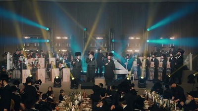 'מלכות', ישראל אדלר, דודי קאליש וגרשי אורי במחרוזת: "ובנוחה"