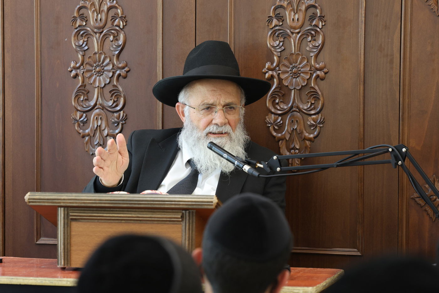 הגאון רבי בנימין גמליאלי בשיחת חיזוק בישיבתו 'לבב חכמה'