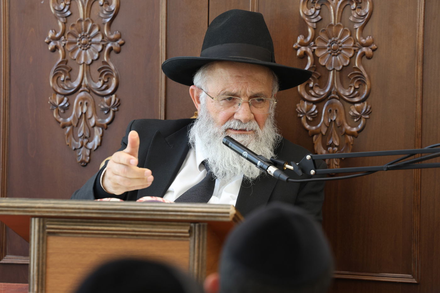 הגאון רבי בנימין גמליאלי בשיחת חיזוק בישיבתו 'לבב חכמה'